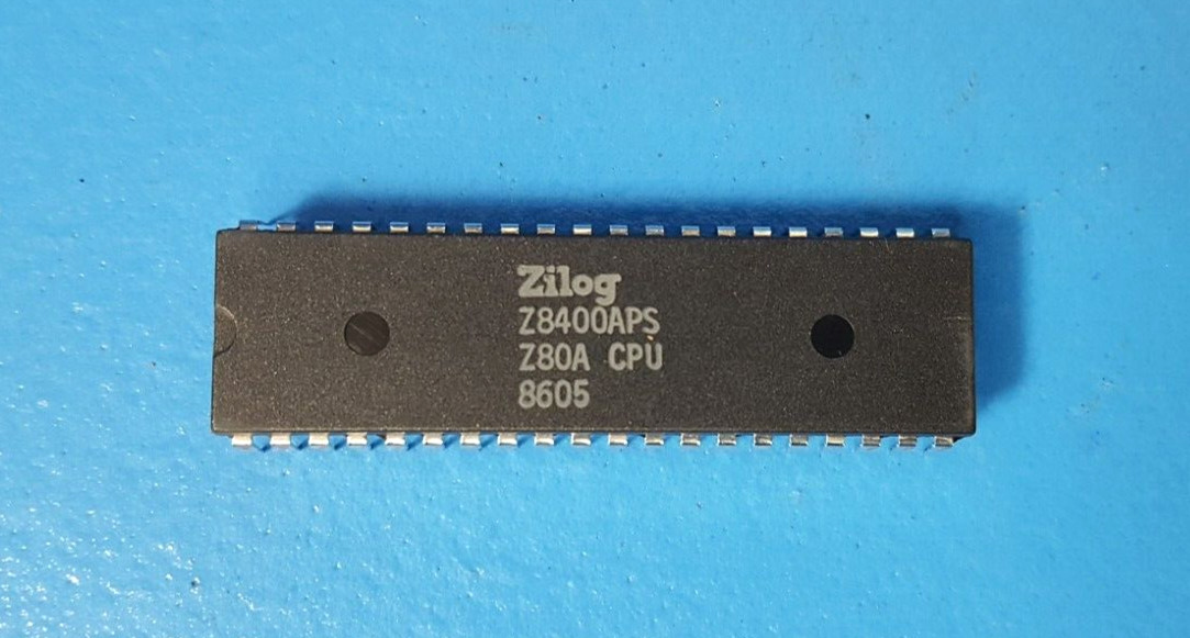 (2 PCs) RISC Microprocessor, Z8400A, ZILOG, 8-BIT, 4MHz
