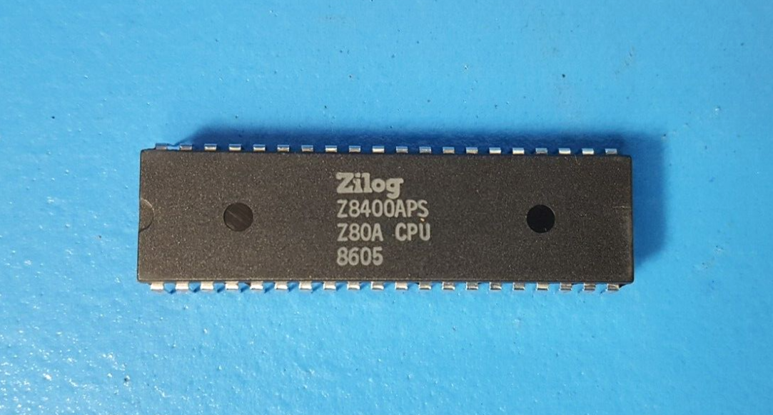 (2 PCs) RISC Microprocessor, Z8400A, ZILOG, 8-BIT, 4MHz
