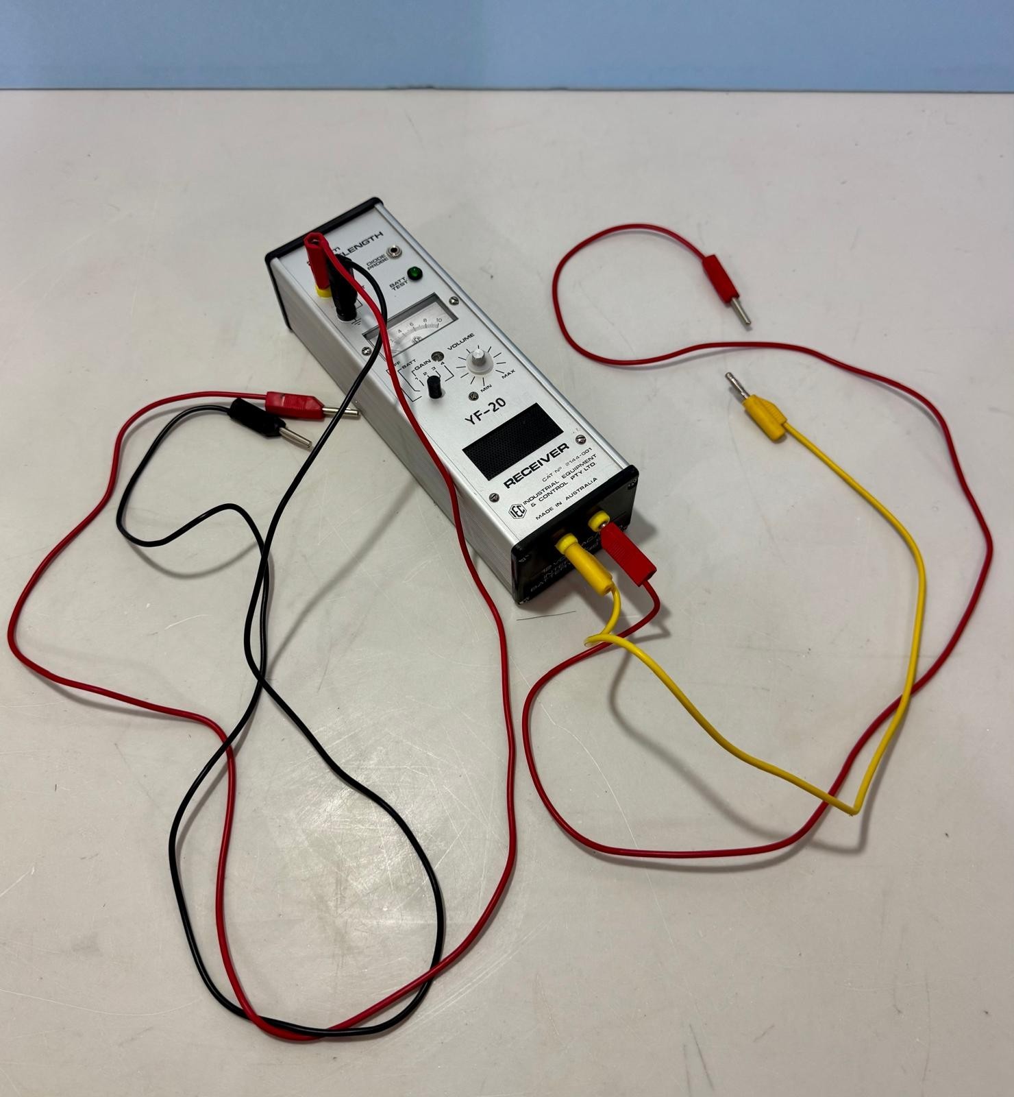 YF-20 Cable Locator Receiver Underground Wire Pipe Finder Tracer – Tested