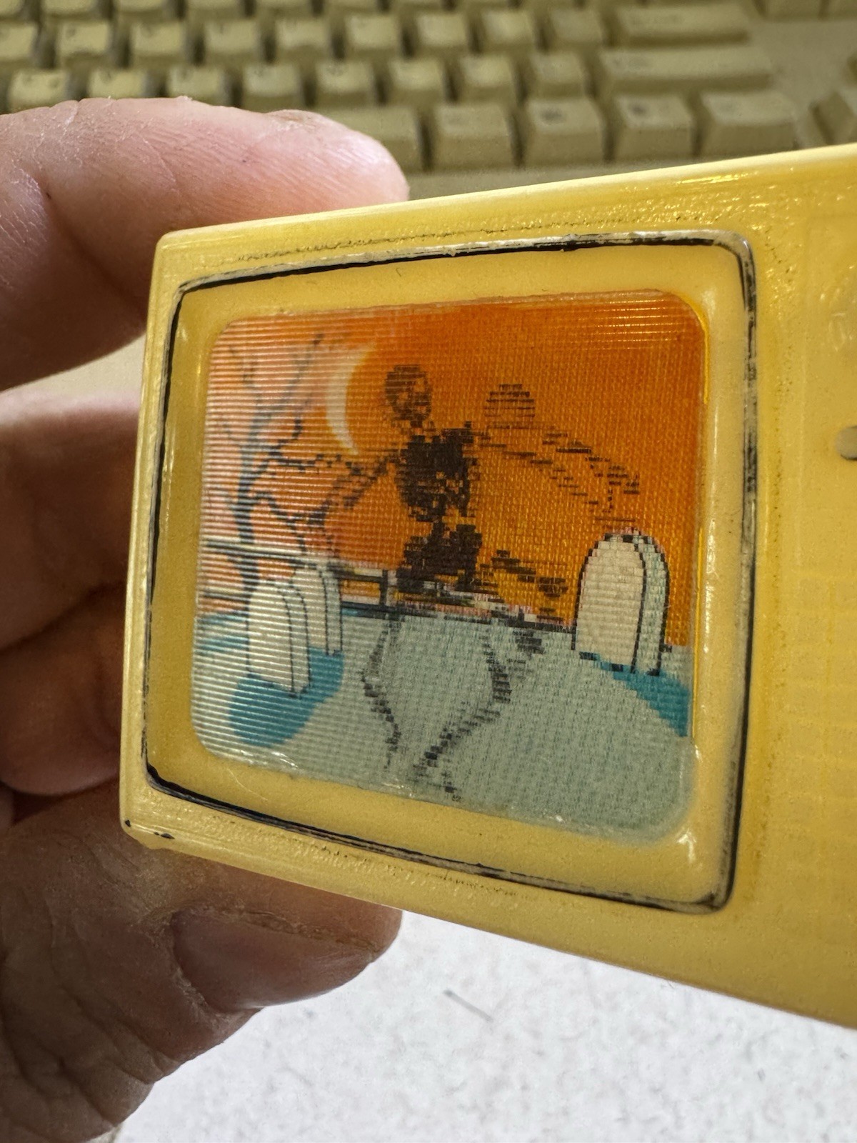Extremely Rare Wiggle Tv Pencil Sharpener Case Only Graveyard Dancing Skeleton