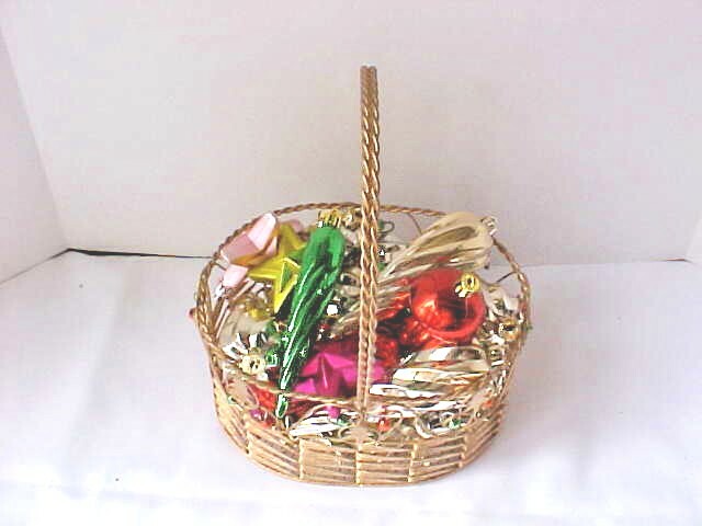Christmas Basket 27 Ornaments Get Party Guests To Join In Decorating The Tree