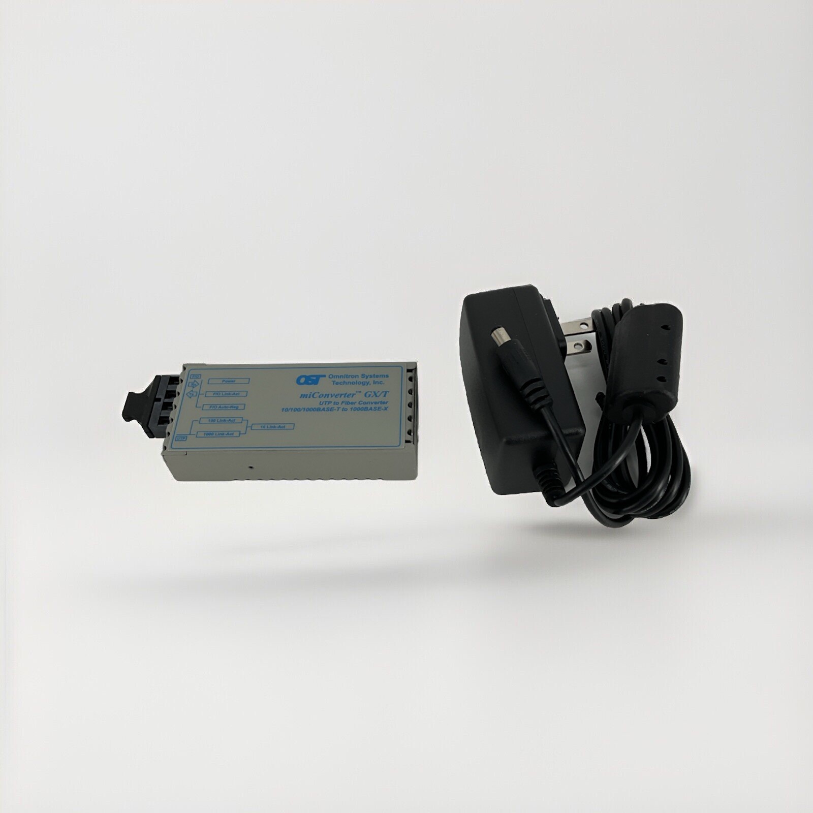 Omnitron Systems OST 1122-0-1 miConverter 10/100 Media Converter NEW OPEN BOX