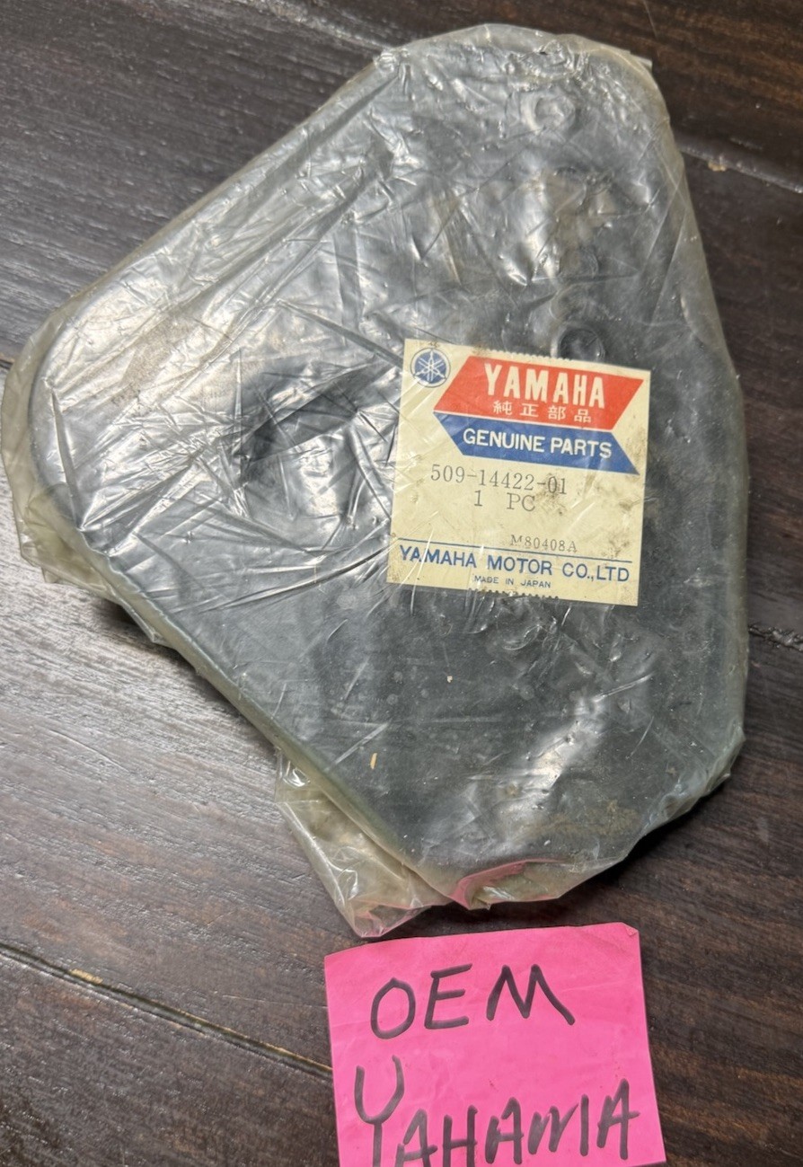 1975-1976 Yamaha YZ250 NOS New Airbox Cover YZ 250 MX Yz 360 400 IT 509-14422-01