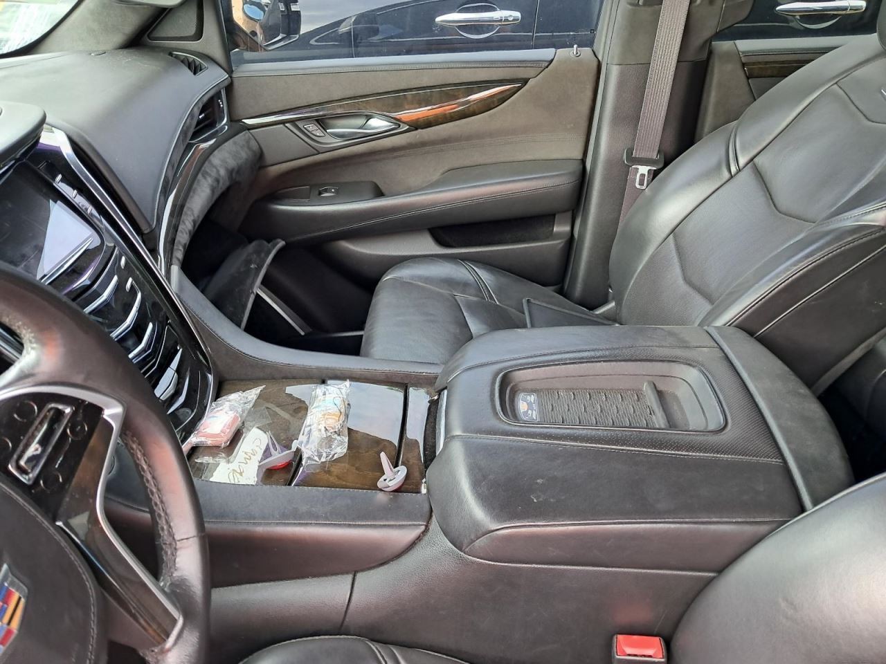 ESCALAESV 2017 Glove Box 4809120