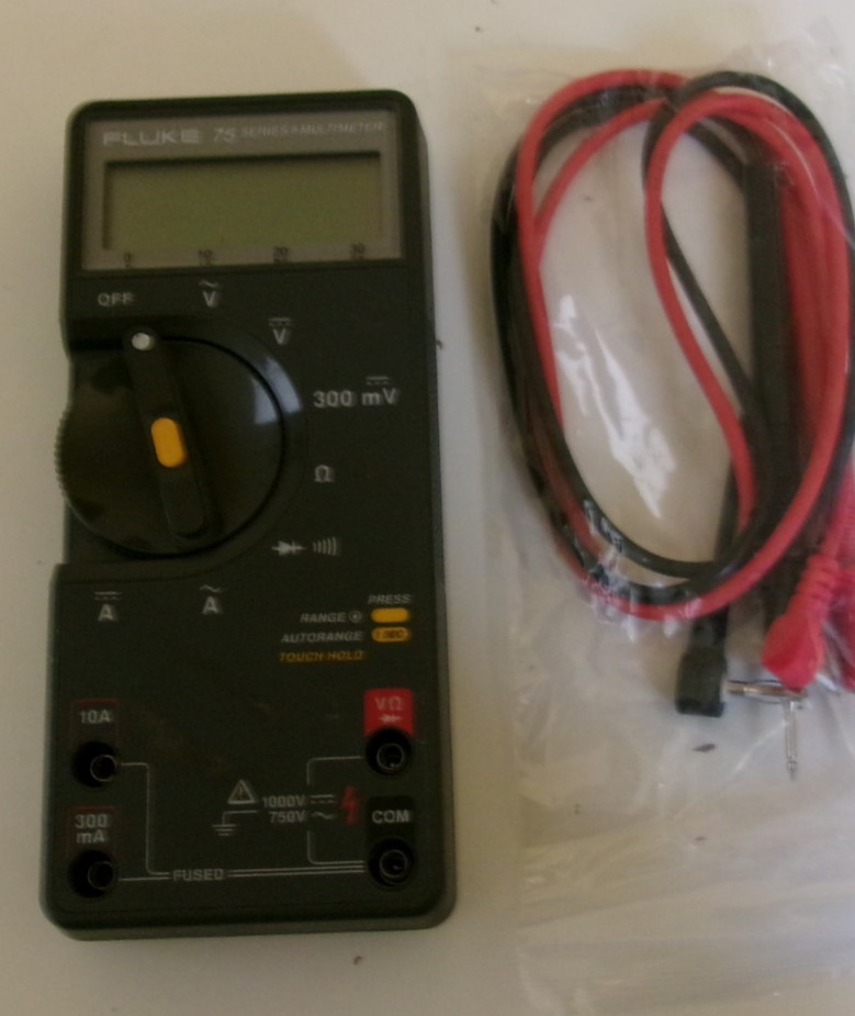 Fluke 75 Series II Multimeter Calibrated plus leads.