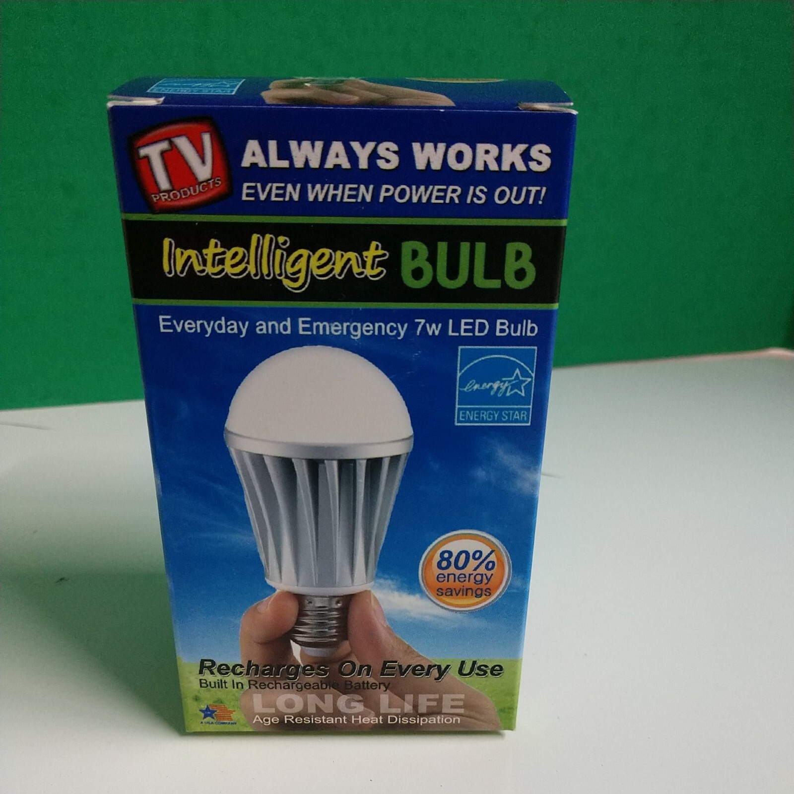 Lot of 4 NEW 7W LED Rechargeable Light Bulbs that recharges on every use