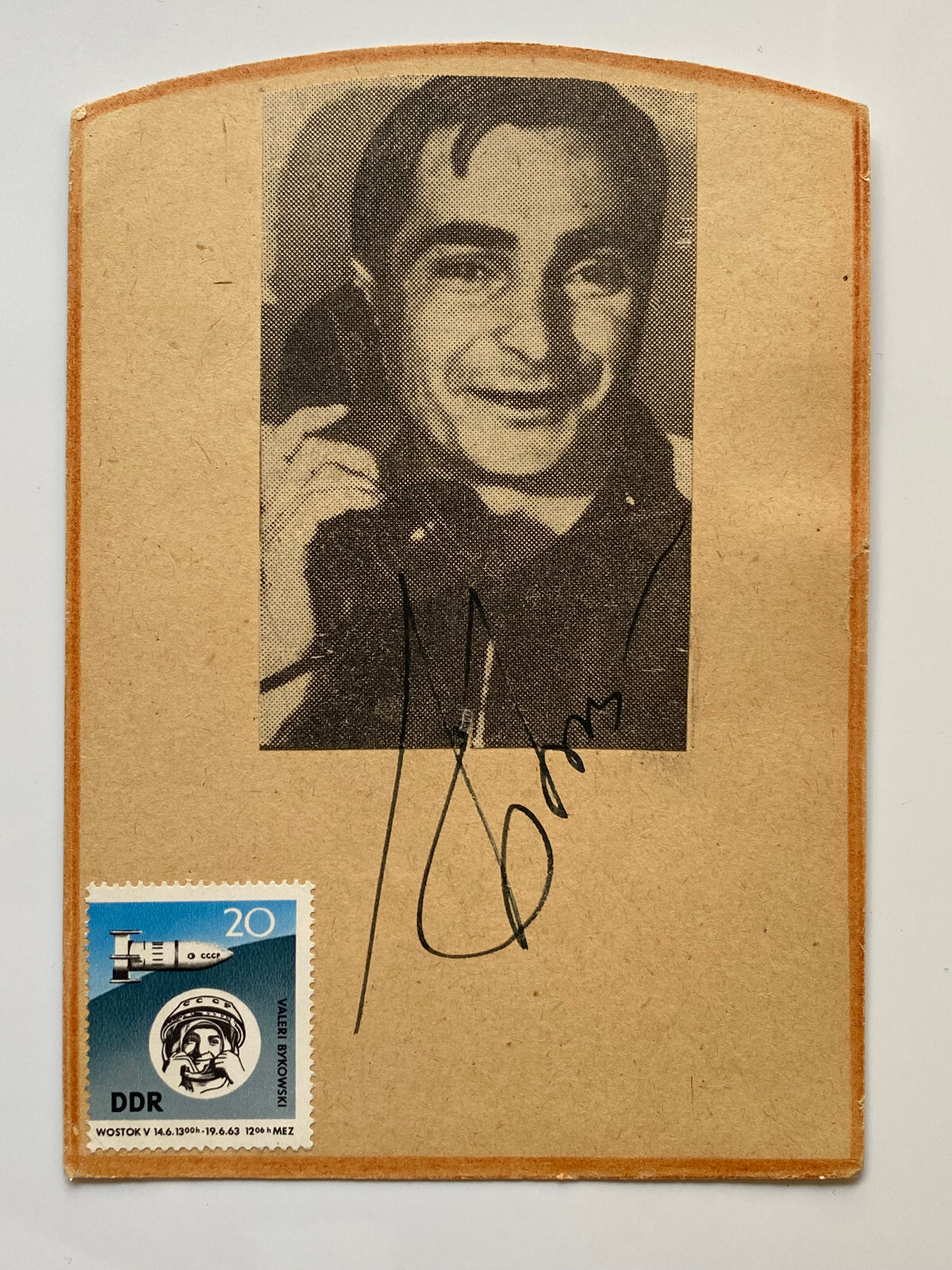 Astronaut Valery Bykovsky - Original Autograph - Size 14 x 9.5 cm