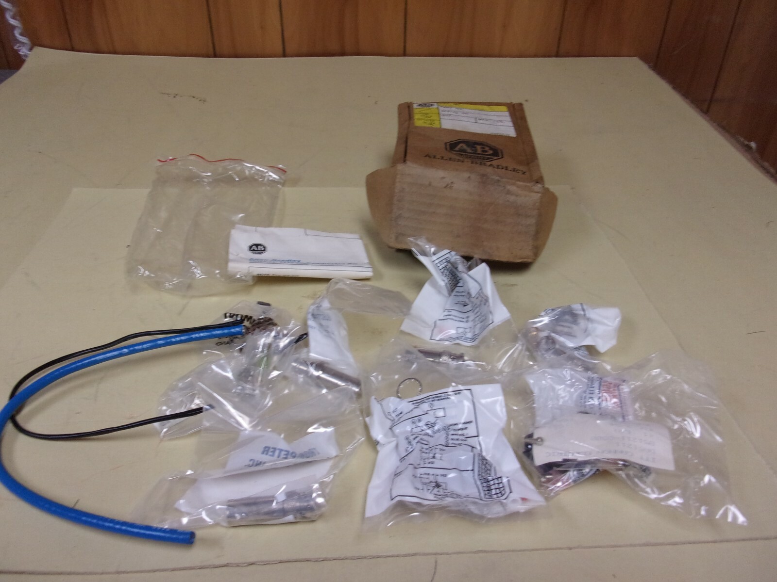 Allen Bradley 1770-XG Data Highway Connector Kit