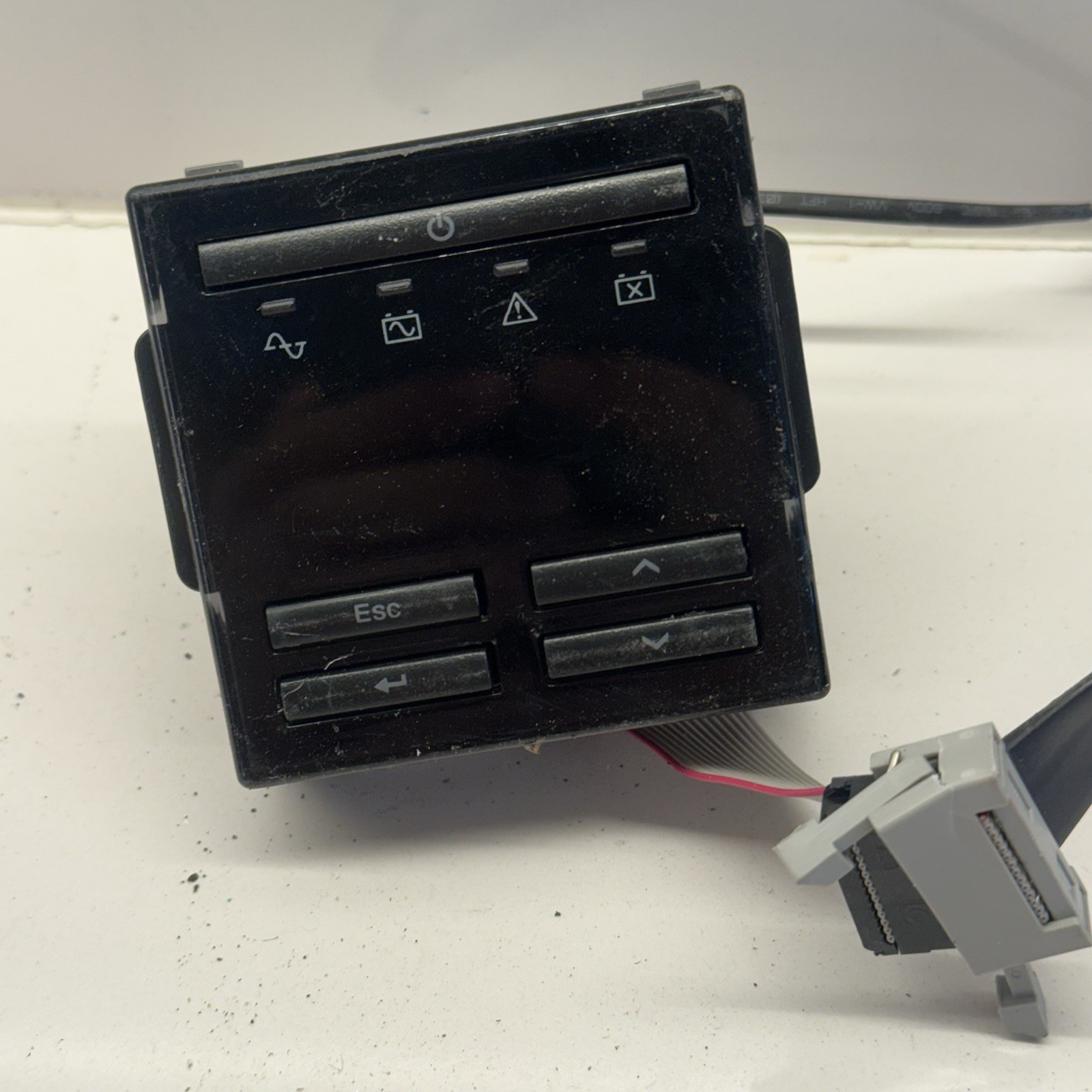 APC ON-1011F-700 Smart-UPS Intuitive Easy-To-Use LCD Interface Control Display