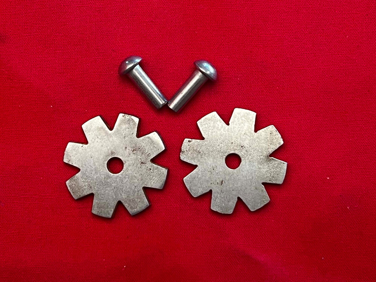 NICE NEW 1 1/2" 8-Point COWBOY VAQUERO SPUR ROWELS & Pins