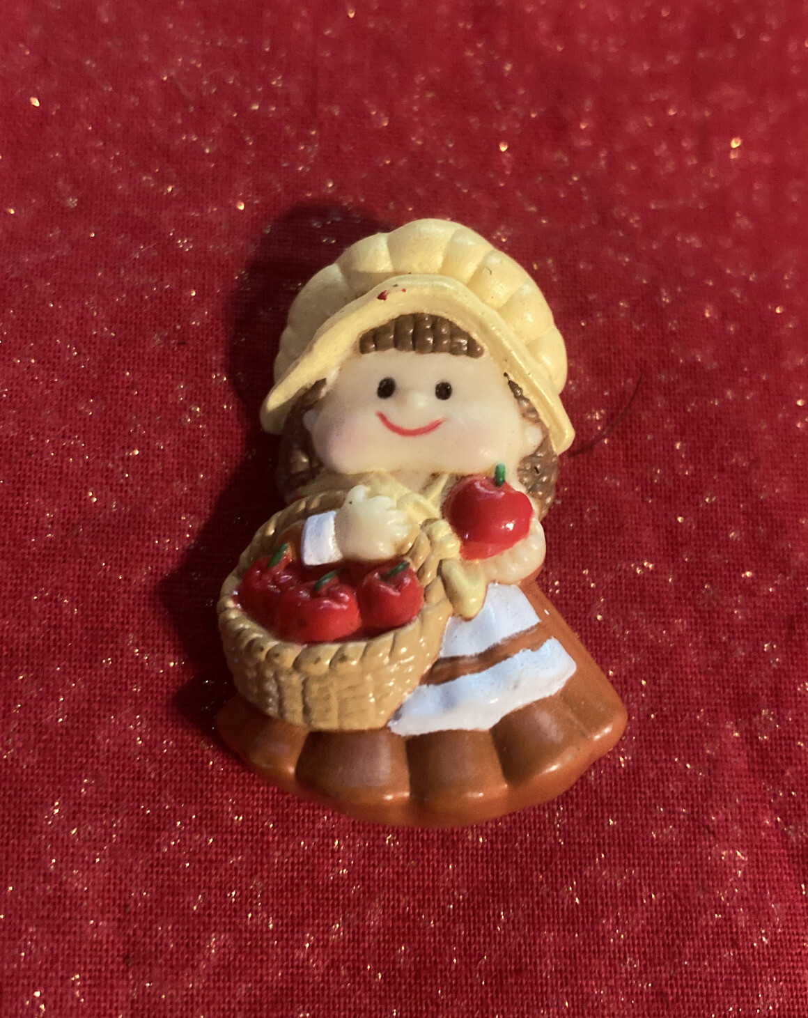 Vintage Russ Thanksgiving Pilgrim Pin Made in Hong Kong