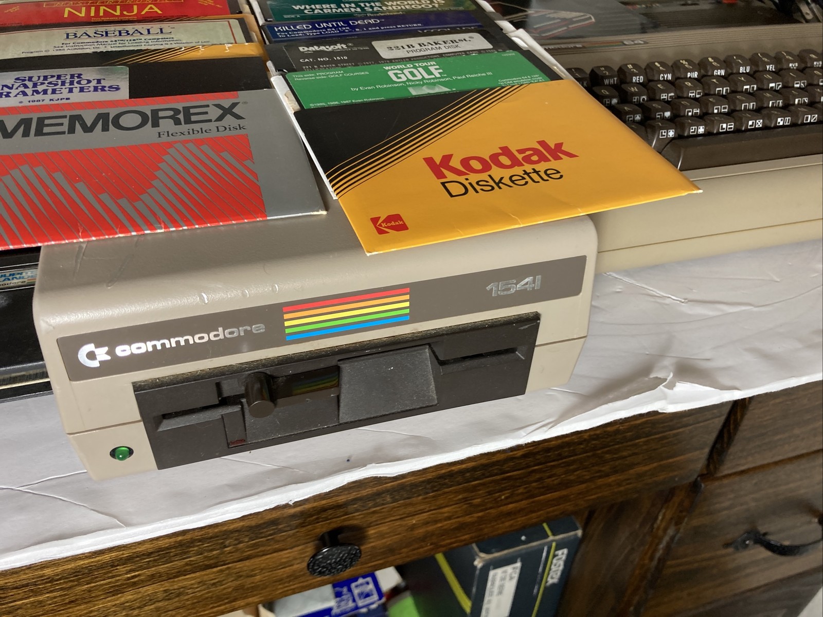 COMMODORE 64 COMPUTER PRINTER GAMES DISK DRIVE MANUALS CORDS SOFTWARE LOT READ