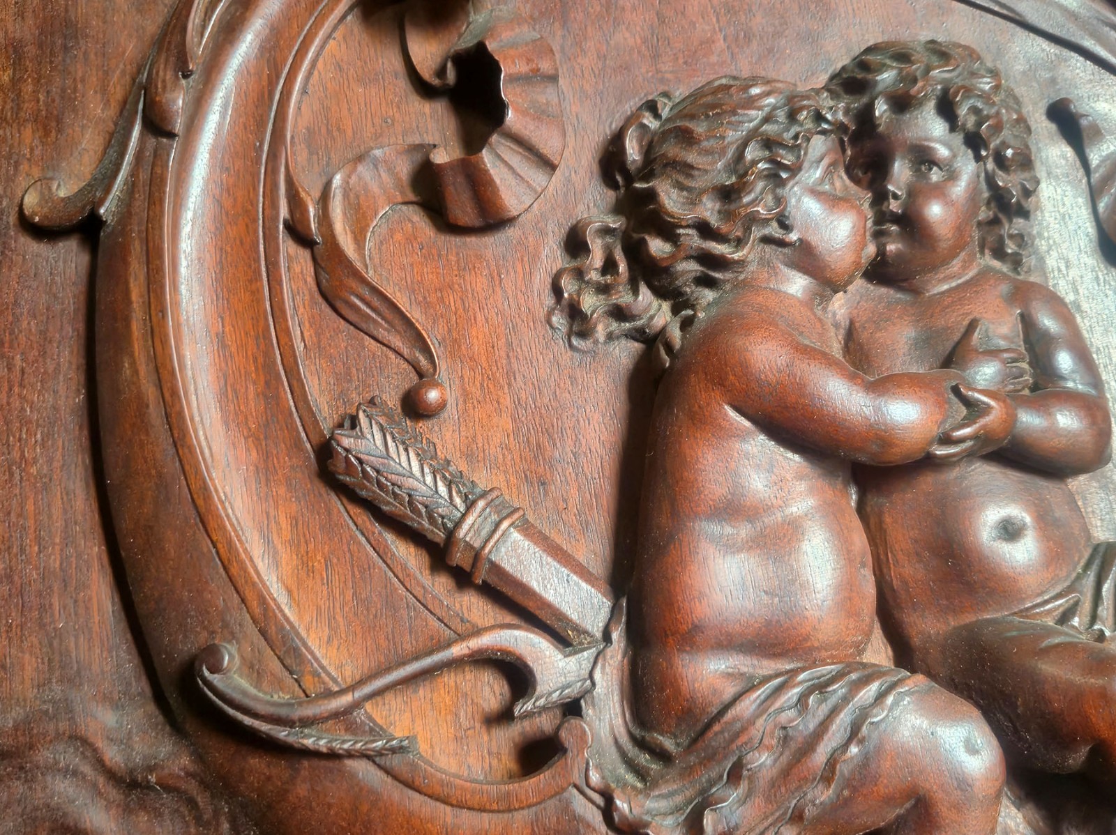 HORNER QUALITY FIGURAL CARVED PANELS TWIN HEADBOARDS