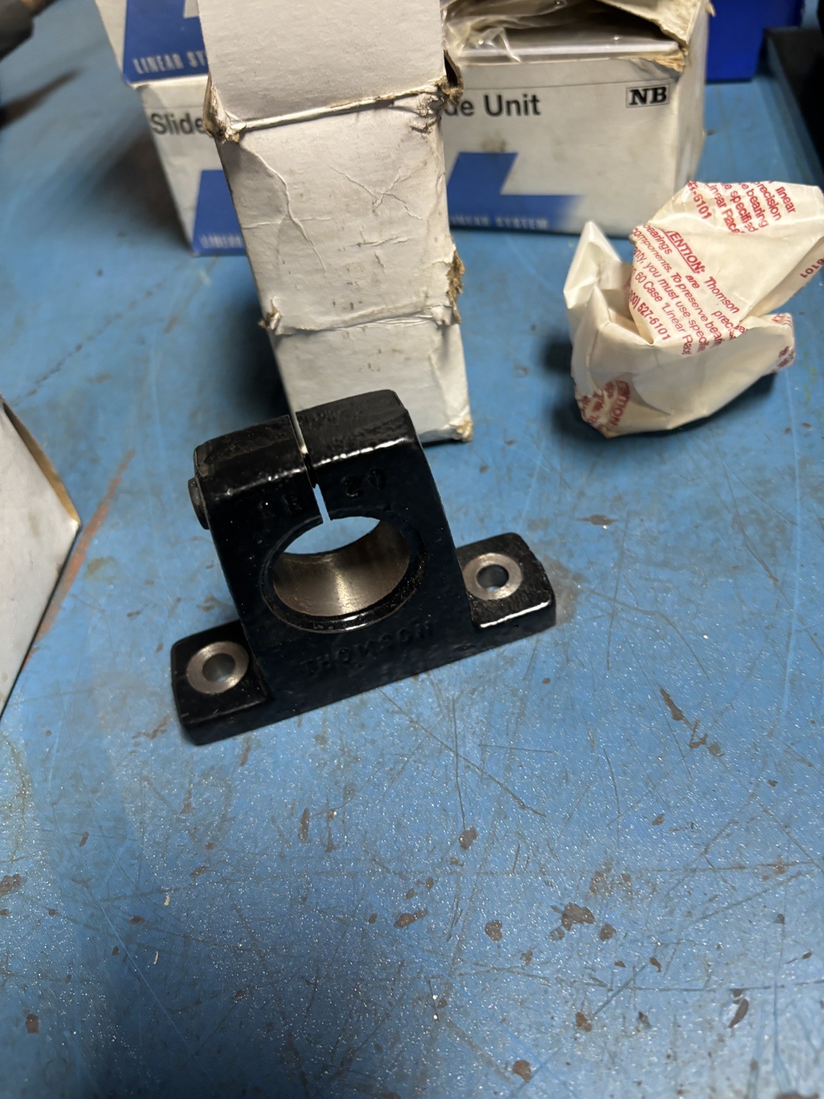 SB20-1B   Thompson Linear support blocks lot of 4