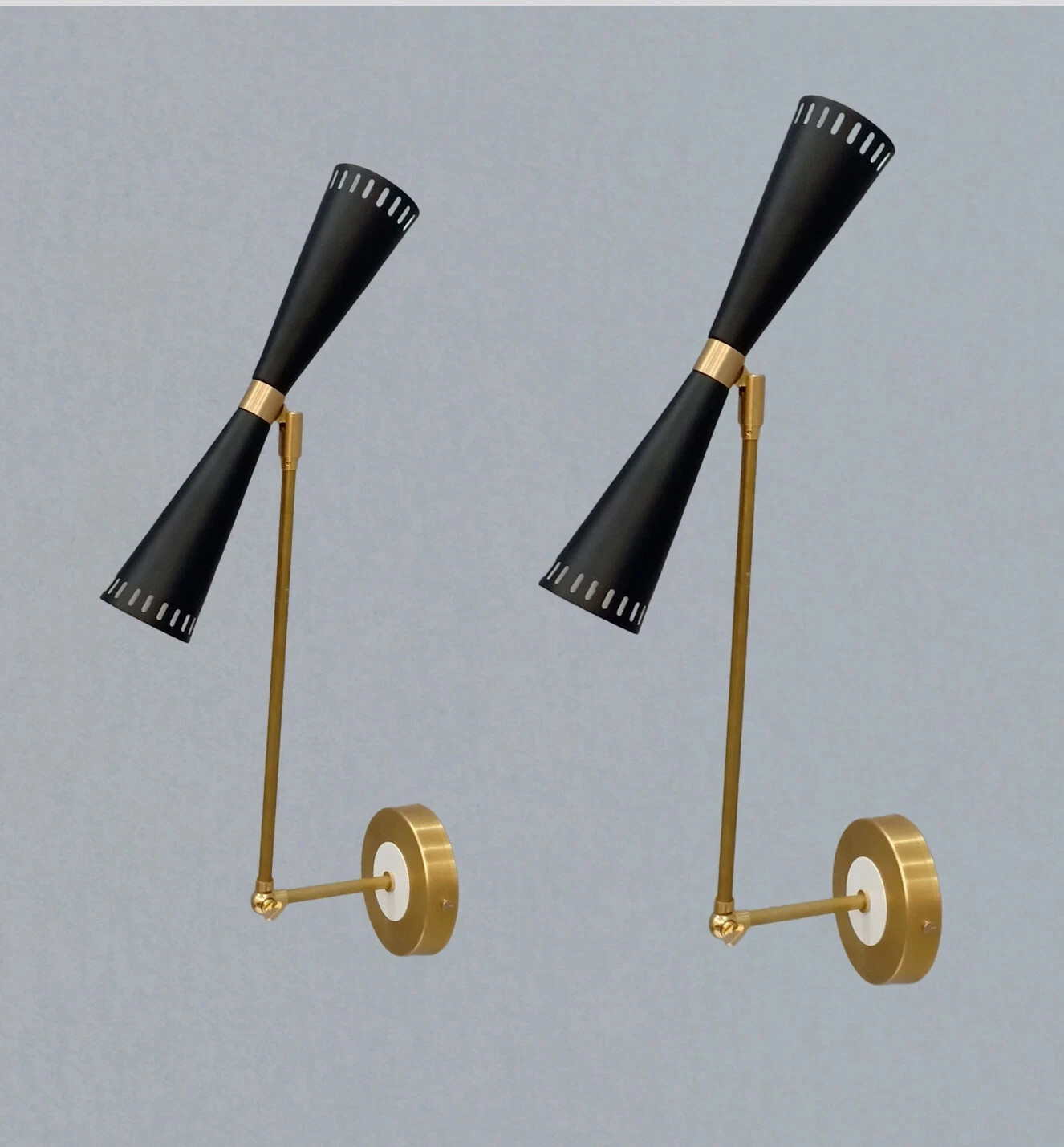 1950's Mid-Century-Modern Brass Italian Stilnovo Wall Sconce Light Fixture Lamp