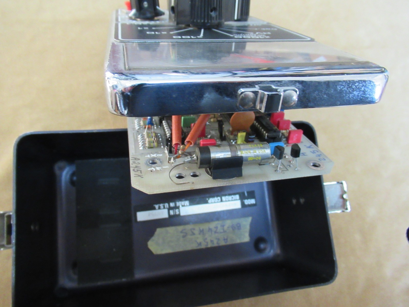 Geiger counter - Geiger counter BICRON Surveyor 2000