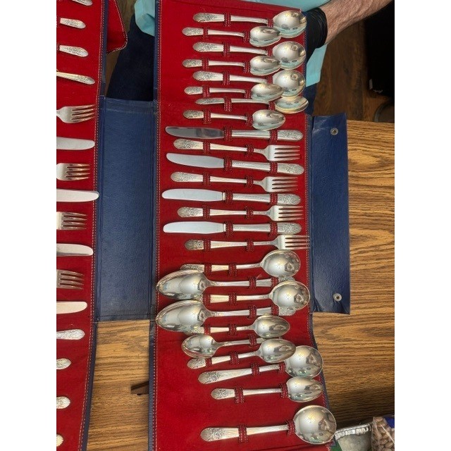Wm Rogers Mfg Co Silverplate Flatware Set Memory Floral Pattern 50+ Pieces Case