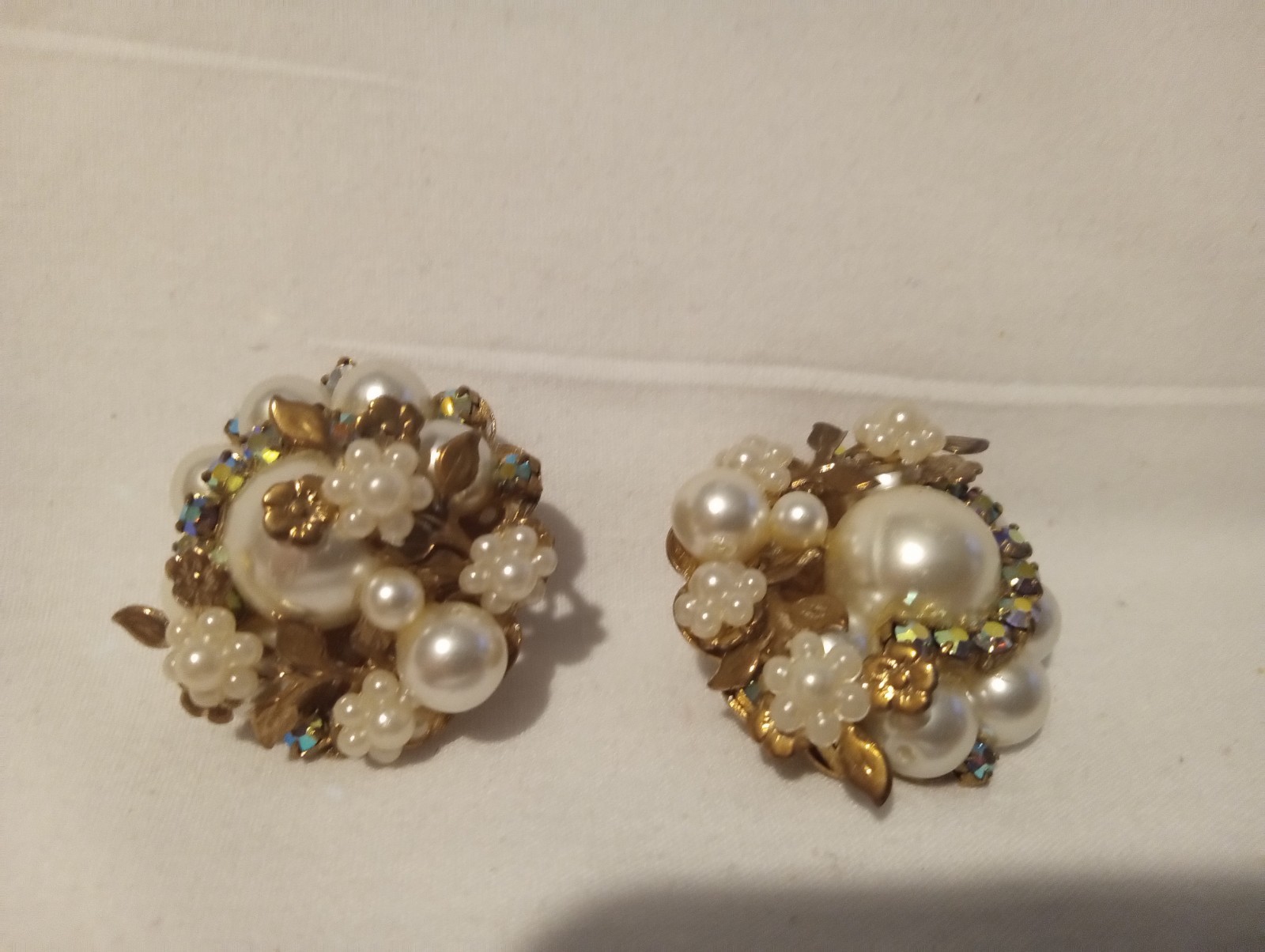 Beautiful Vintage Faux Pearl & Stone Floral Clip On Earrings 1 1/2 Inches Read