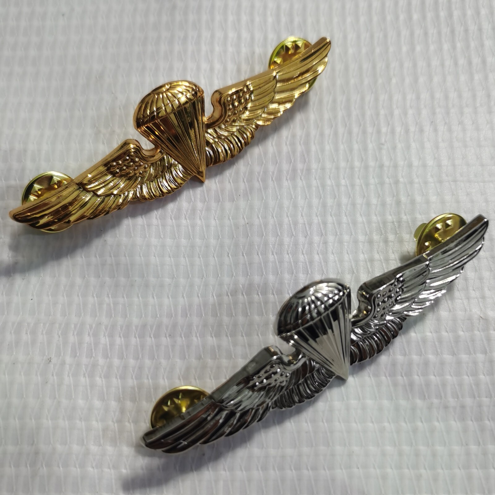 1 Pair U.S. Navy Parachute Parachutist Landings Wings Badge Pin Silvery & Golden