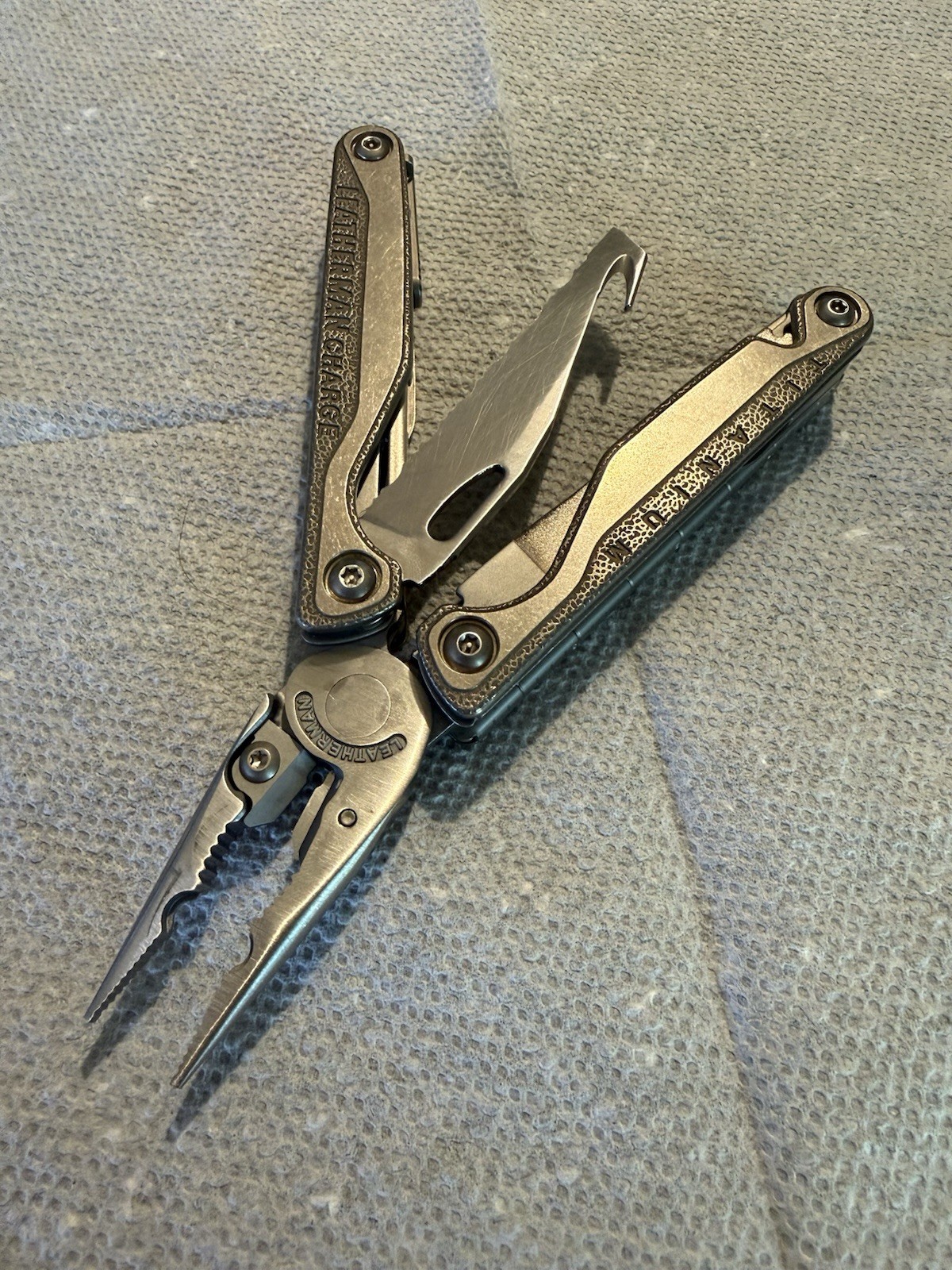 Leatherman Charge+ TTi w/ Cap Crimper & Replaceable Wire Cutter NON RECALL
