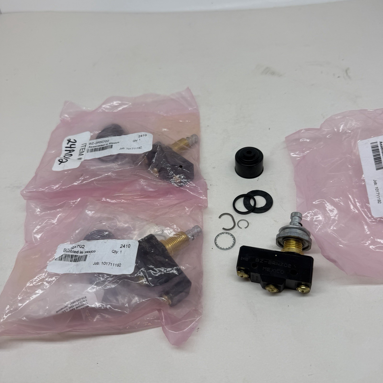 Lot Of 2 Honeywell BZ-2RN702 Micro Switch Solder Switch Terminal New + Extras