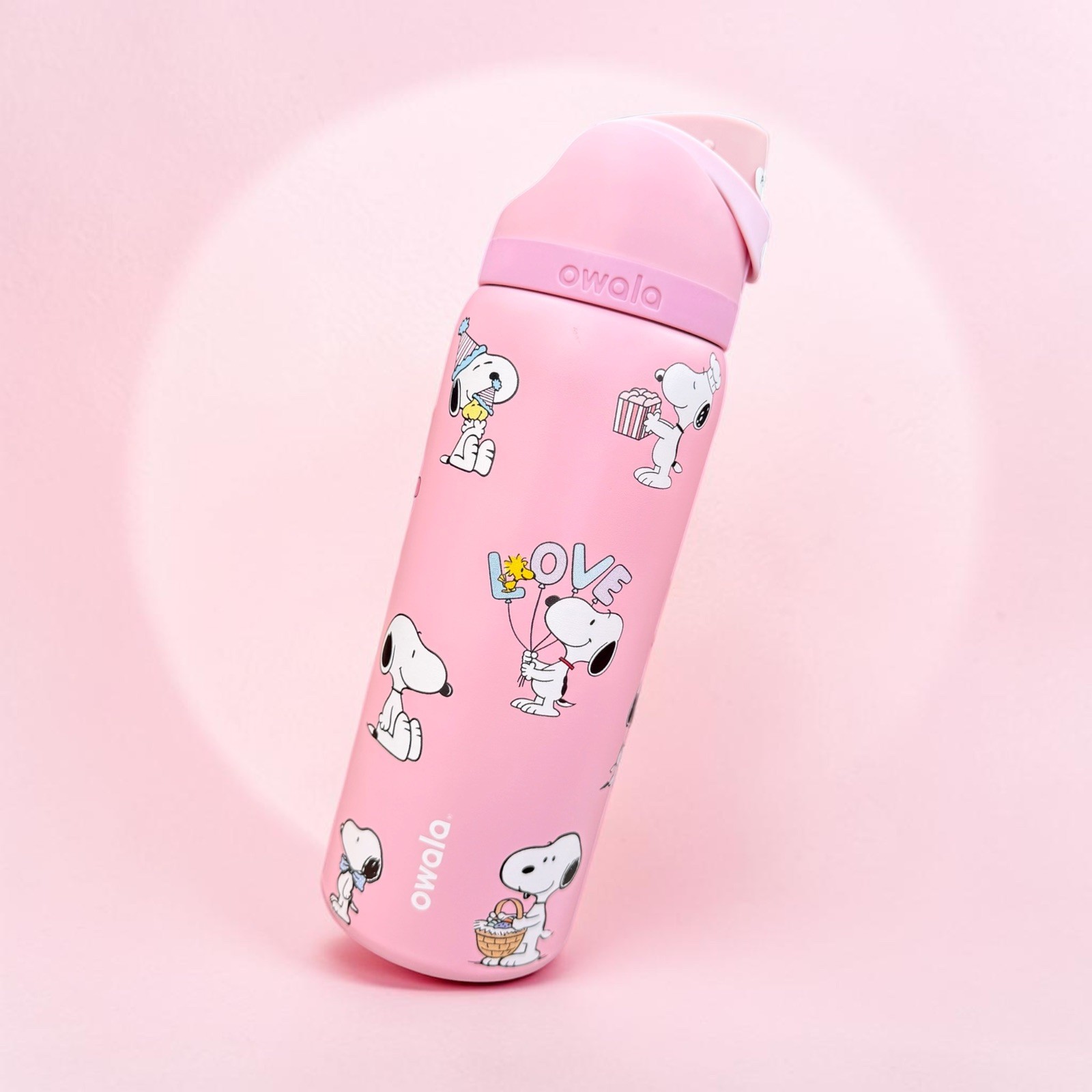 Brand new Owala Snoopy stainless steel insulated water bottle flip lock 32oz