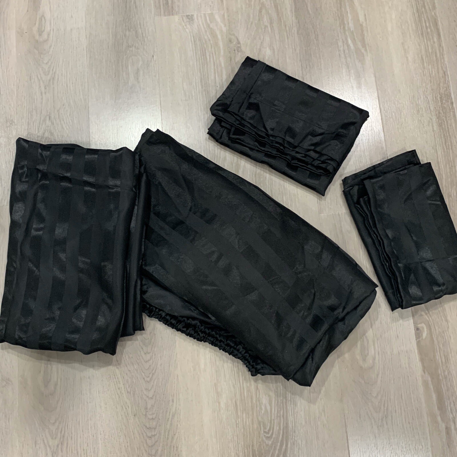 Queen Size Bedding Sheet 4 Piece Set Black