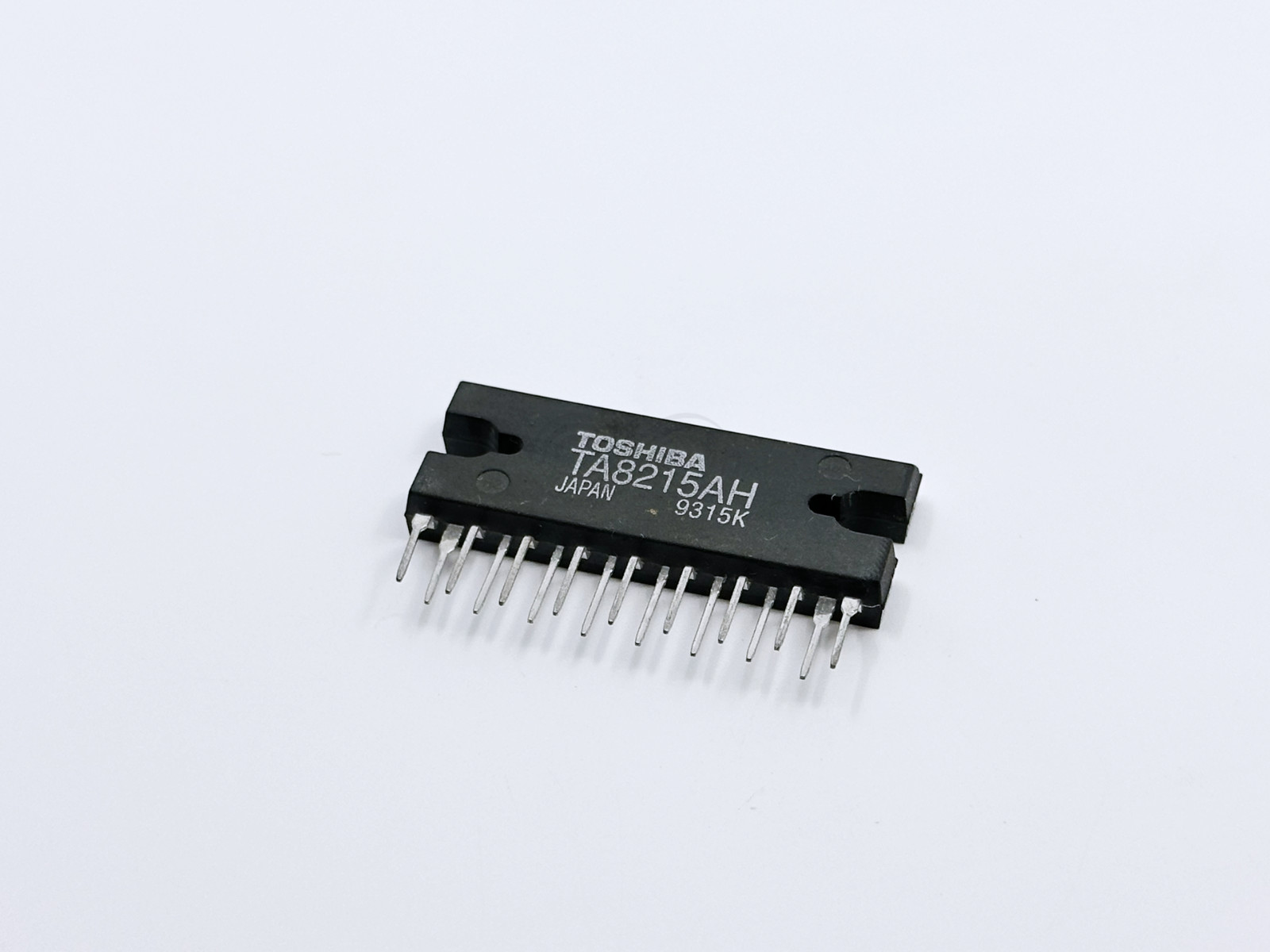 TA8215AH Toshiba BTL Stereo Audio Power Amplifier 2x18W HZIP-17