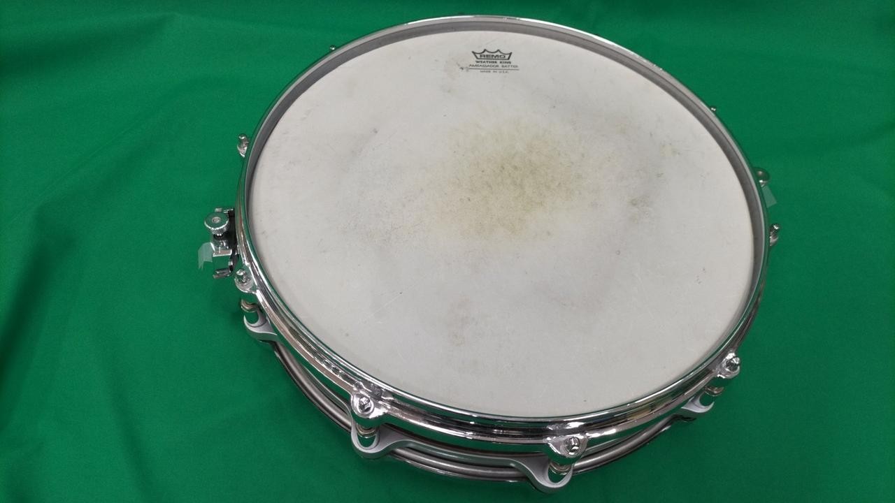 Pearl Maple Piccolo Snare Drum 14 x 3.5 Free Floating System Clean