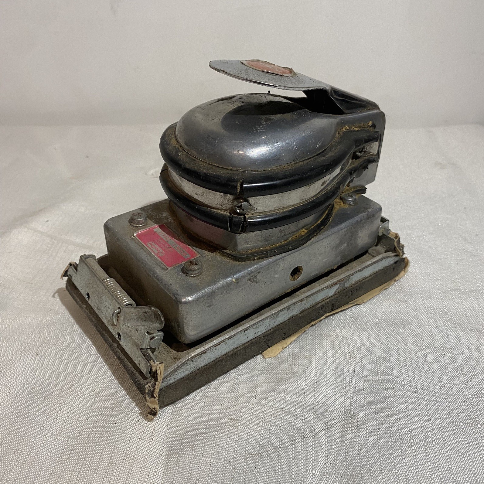 Dayton Random Orbital Air Sander Tool 4Z698 Woodworking 3.5"W ×6.5" L  60 PSI