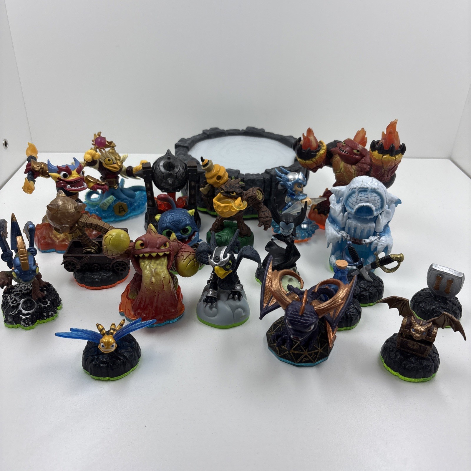 Skylanders Lot Wireless Portal Of Power Wii No USB Dongle 83973080 Lot