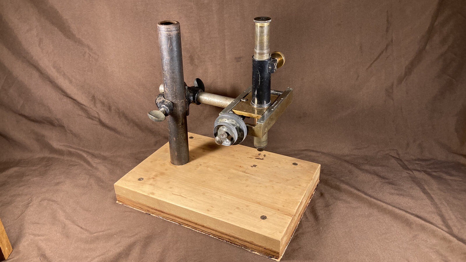 Antique Scientific Materials Co. Microscope / Comparometer ? Lab Equipment
