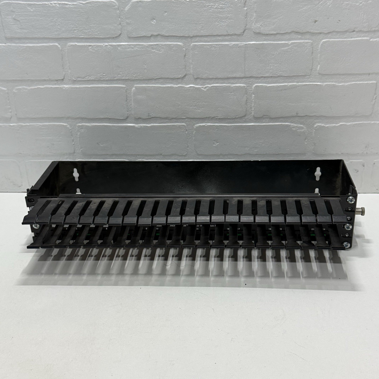 Panduit Voice Patch One Pair Voice Patch Panel 24-Port - vp24382tv25
