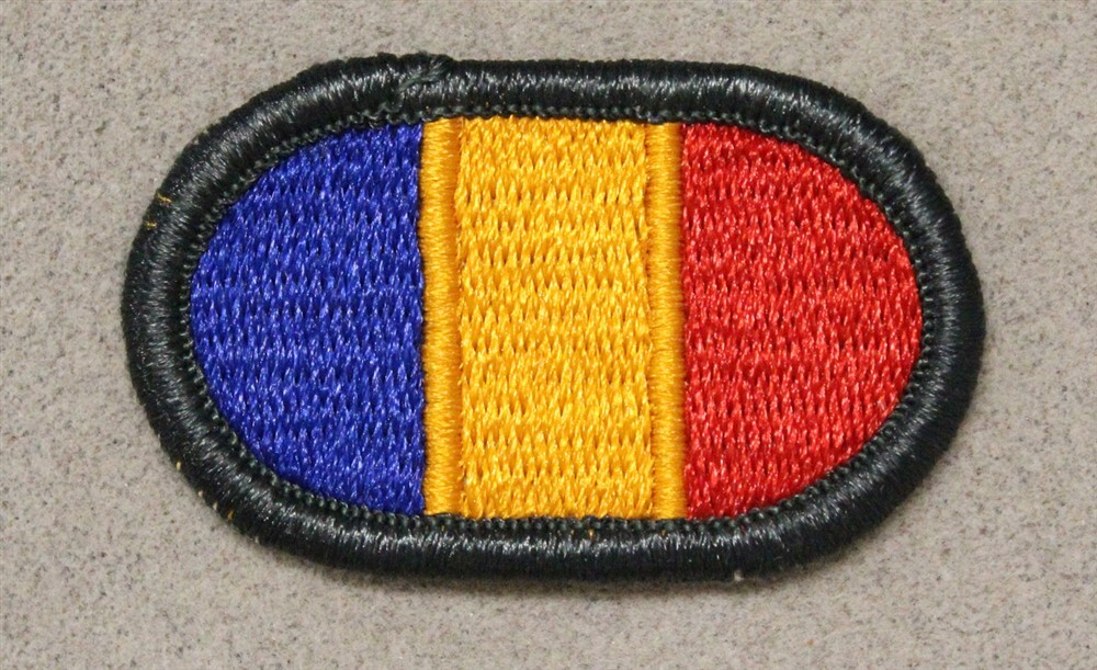 Airborne Oval Patch 852: Airborne Airlift Action Office - merrowed edge