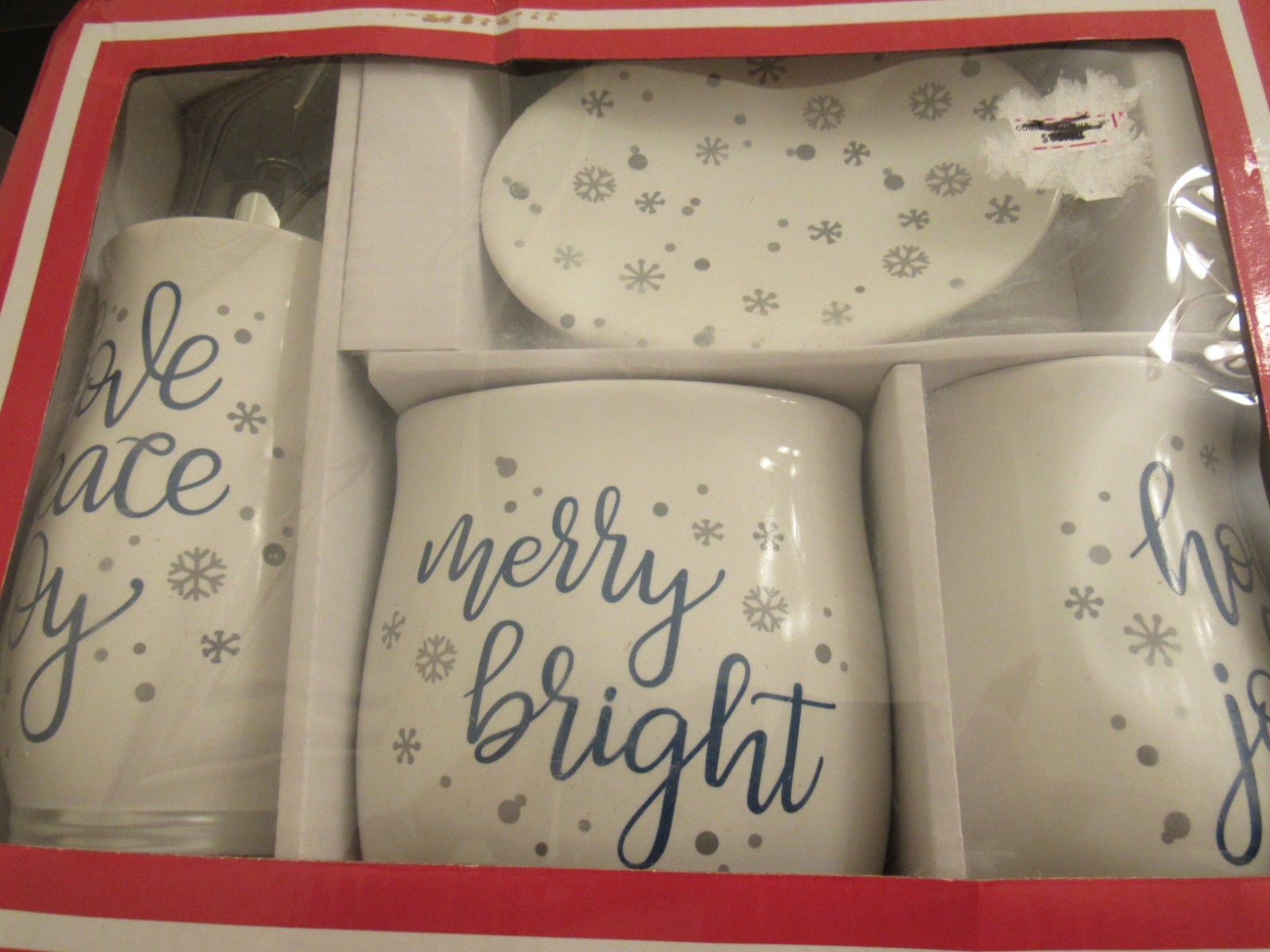 4Pc Bathroom Accessories Christmas Soap Dispenser Tumbler Toothbrush Holder Set