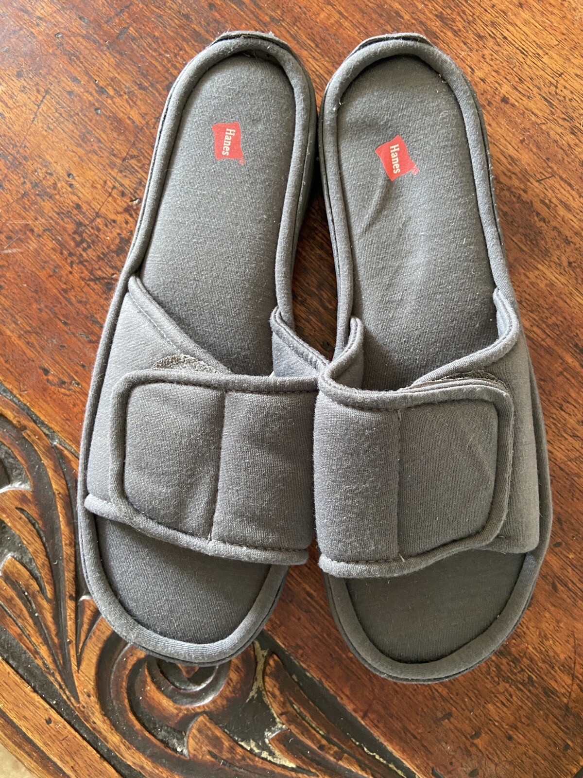 Mens Hanes Gray NWOT Size 8-9 Medium Slip On Adjustable Comfort