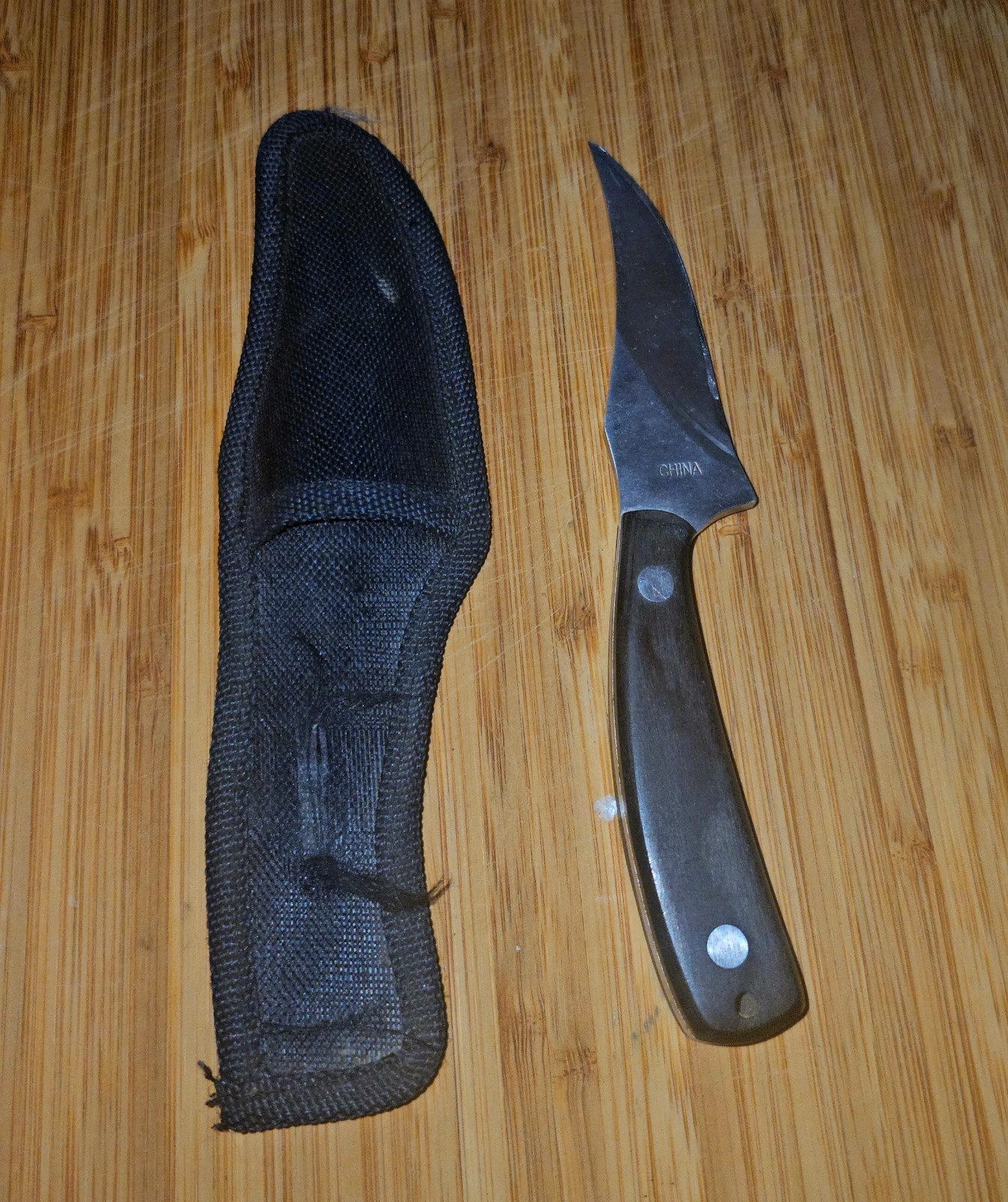 440 Stainless Steel Skinner Knife Skinning Blade Made in China w/ Black Sheath