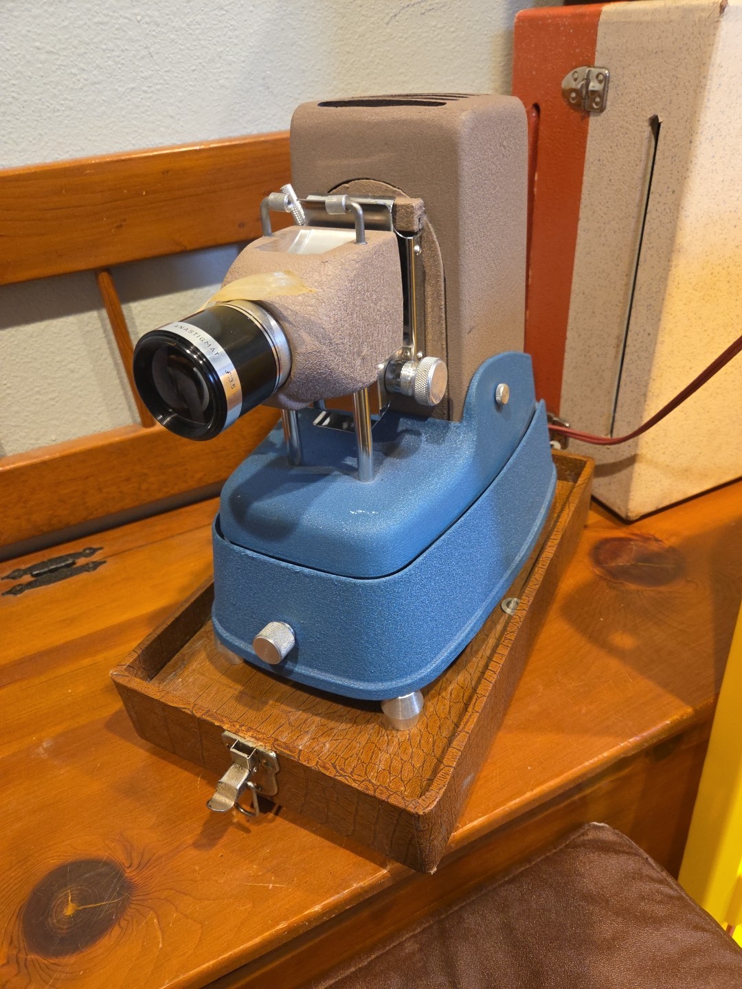 Vintage Standard Projector Model 750C Slide & Filmstrip 35mm  with Case -WORKING