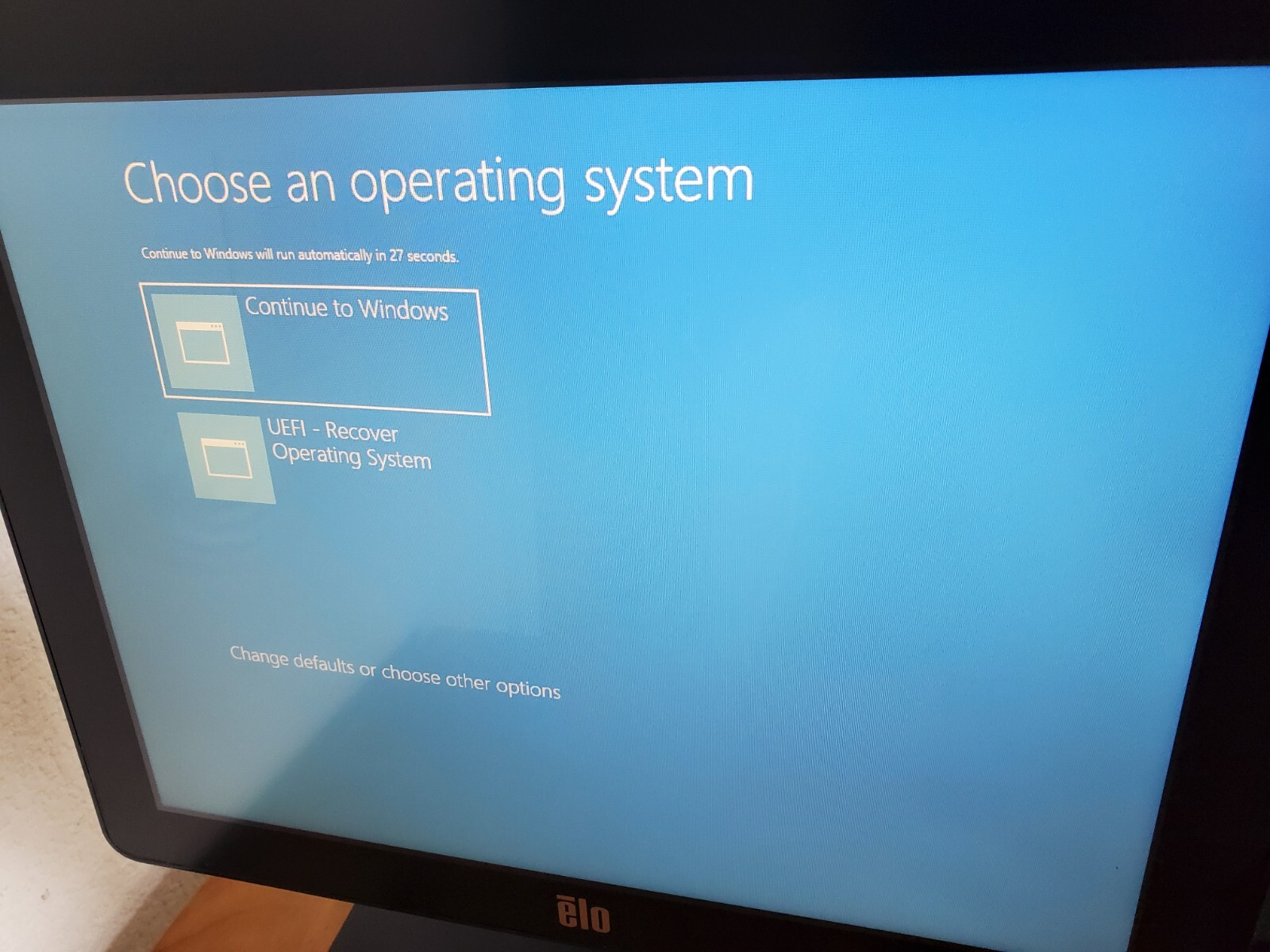 Elo 15" E931896 AiO POS Computer - Win10 / Core i3 / 4GB RAM / 128GB M.2 SSD