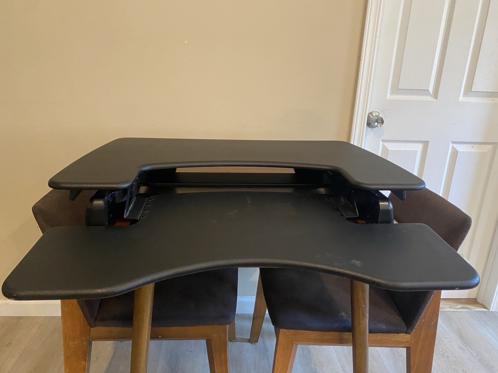 VARIDESK Pro Plus 36 Adjustable Height Rectangle Desk Converter 36in