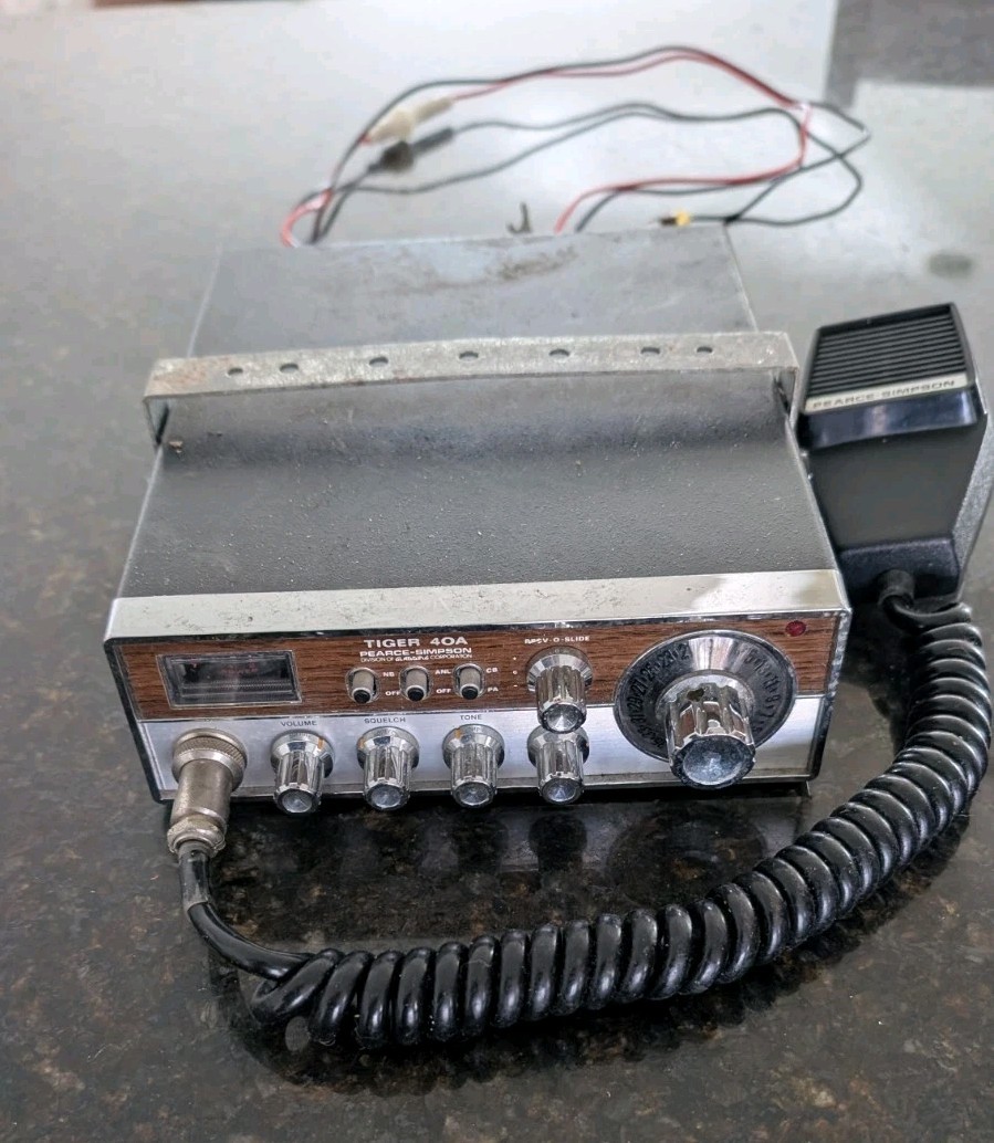 Vintage Pearce Simpson Tiger 40A CB Radio With Microphone