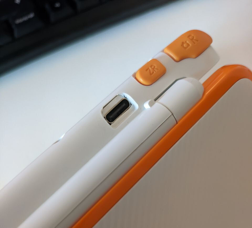 New Nintendo 2DS XL USB-C charge port replacement (DIY) (+bezel cover)