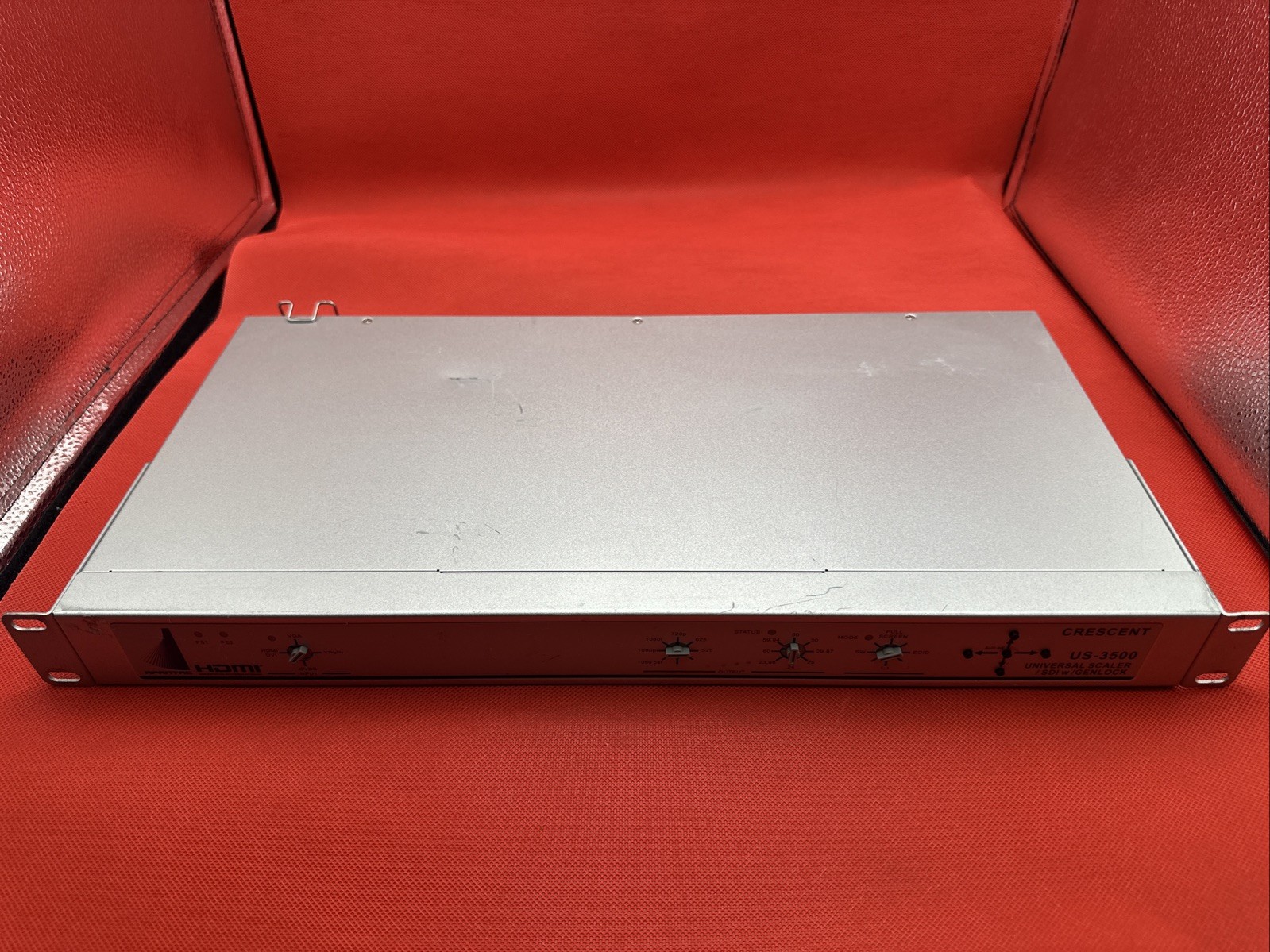 Apantac CRESCENT US-3500 HDMI Universal Scaler Dual SDI Output with Genlock
