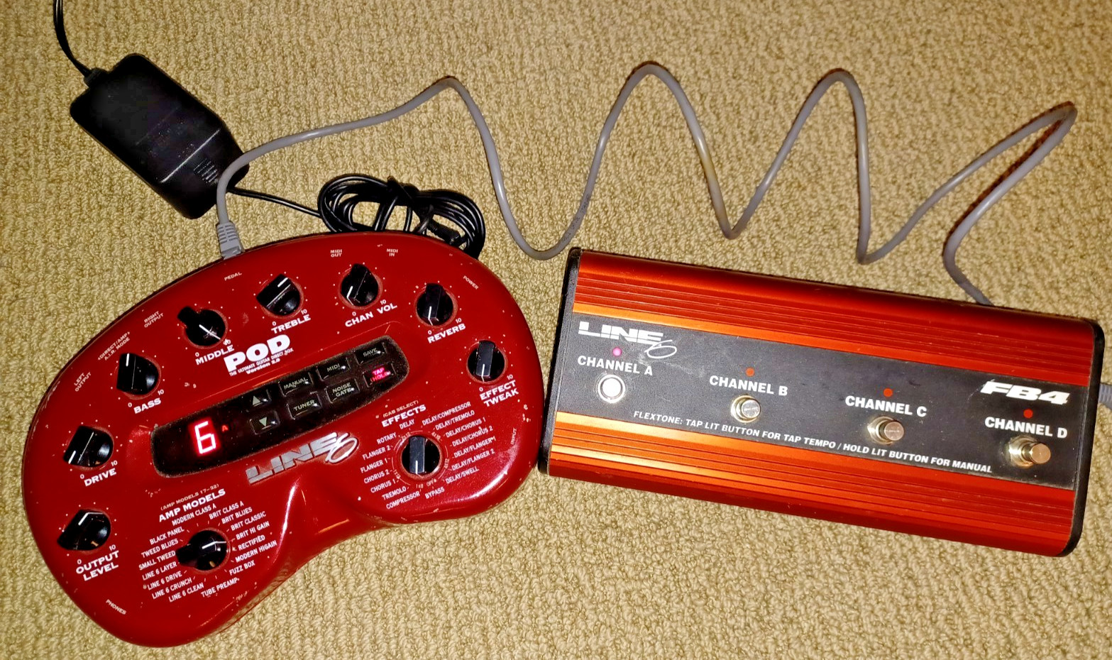 LINE 6 POD 2.0 GUITAR MULTI-EFFECTS PROCESSOR WITH FB-4 FOOT PEDAL & ACCESSORIES