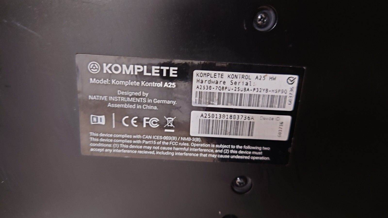 Native Instruments Komplete Kontrol A25 25-Key MIDI Controller Pitch Mod