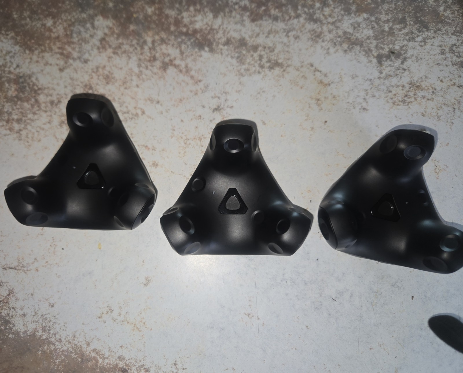 3 HTC Vive 3.0 Tracker Set with 2 Base Stations 1.0 VR, 3 USB Receivers