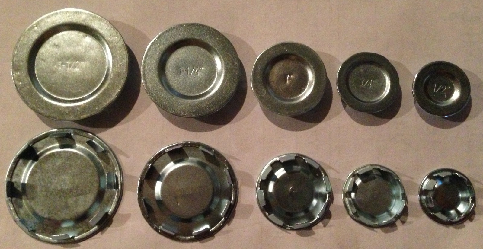 (100 pc) NEW Steel Knockout KO Seal 1/2" Box Hole Covers