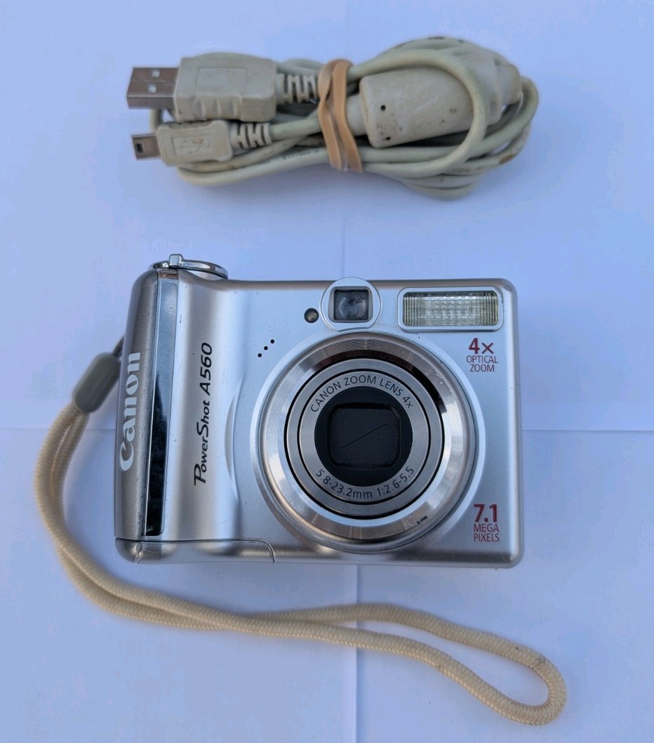 Canon PowerShot A560 7.1MP Digital Compact Camera Fully Working Vintage Digicam
