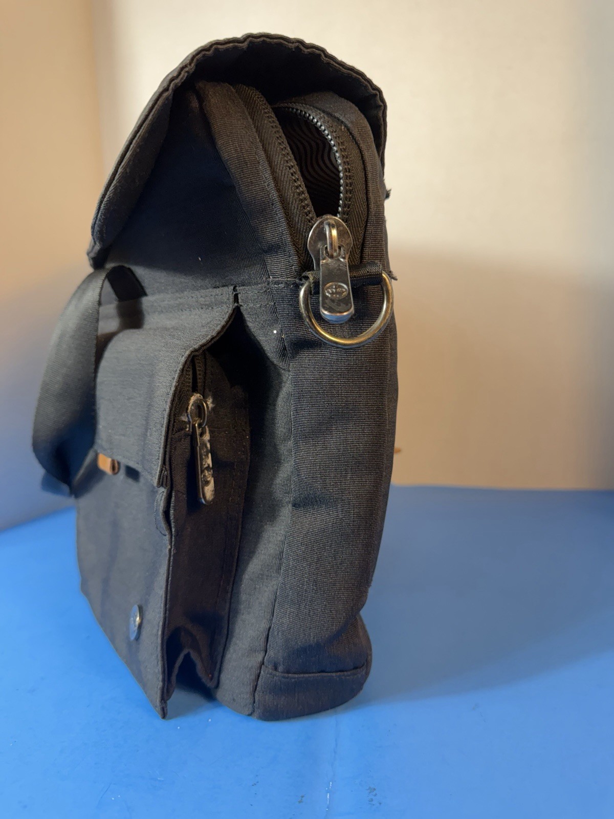 PKG - Shoulder Bag for 16" Laptop - Black