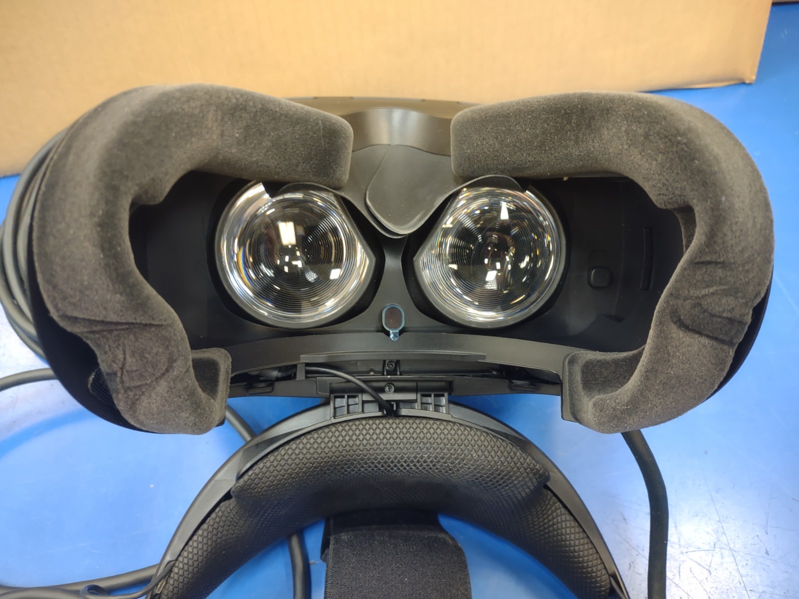 HTC VIVE Cosmos Elite Full VR Headset Kit